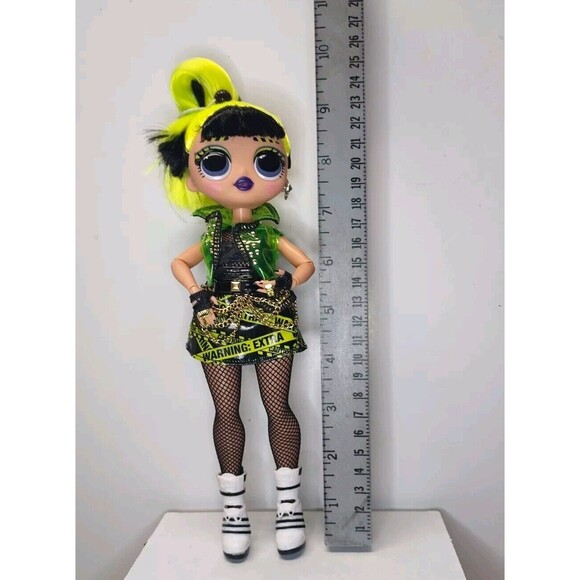 LOL Surprise OMG Remix Yellow Hair Rock Fame Queen Doll Play READ DESCRIPTION - Picture 11 of 11